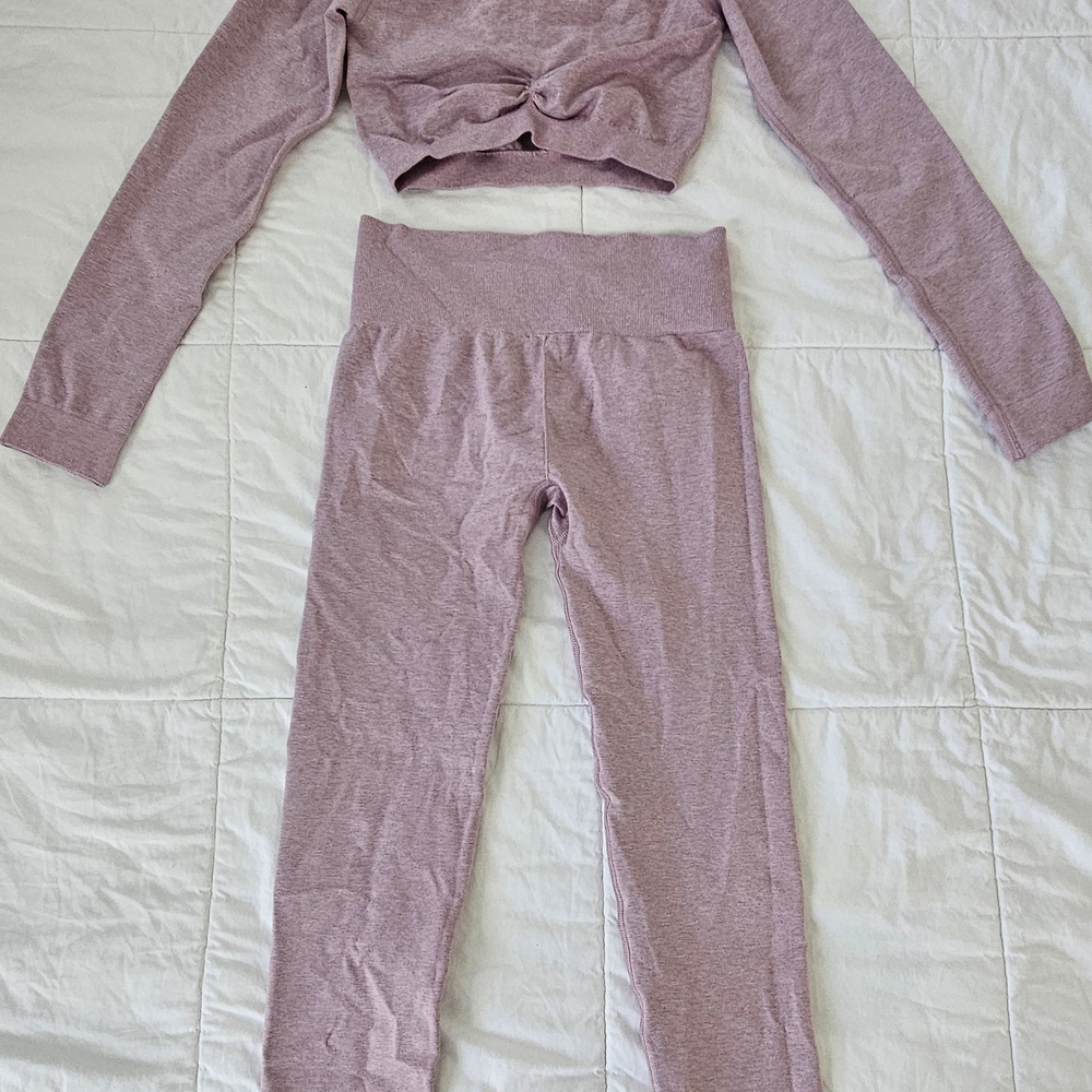 Gymshark 2 PIECE SET Crop Top And Leggings Lavender - Picture 7 of 13